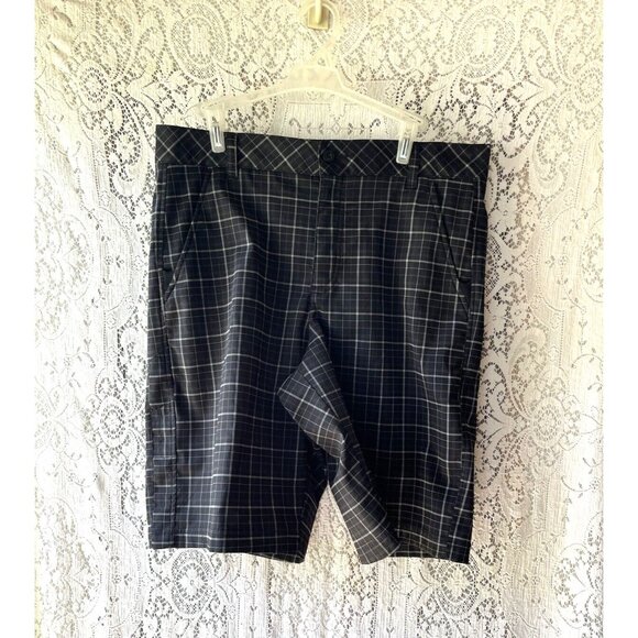 Fila Sport Men's Athletic Fit Golf Shorts Size 32 Black‎ Plaid Flat Front Sports - Picture 1 of 6